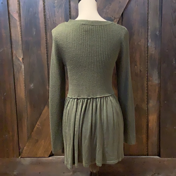 Grey & Gray green knit top with attached skirt - Picture 5 of 10